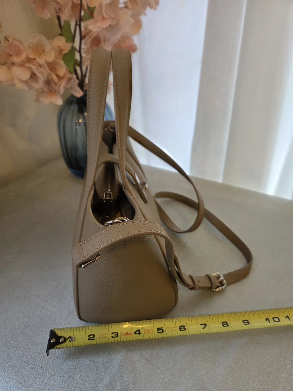 Classic Tan Quality Leather Bucket Tote Bag with Strap & Twist Lock Closure
